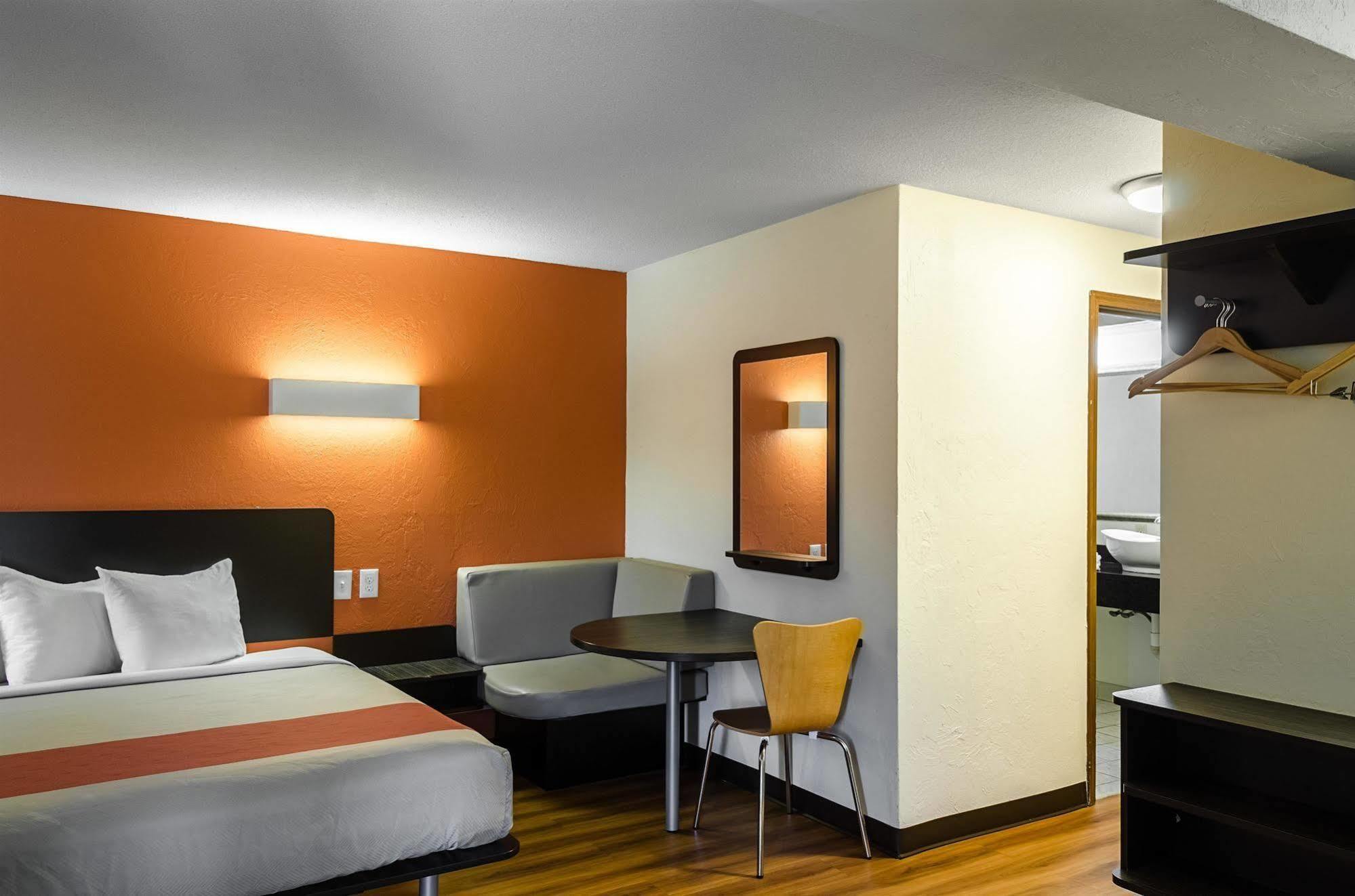 Motel 6 - Westborough Boston Northborough ภายนอก รูปภาพ