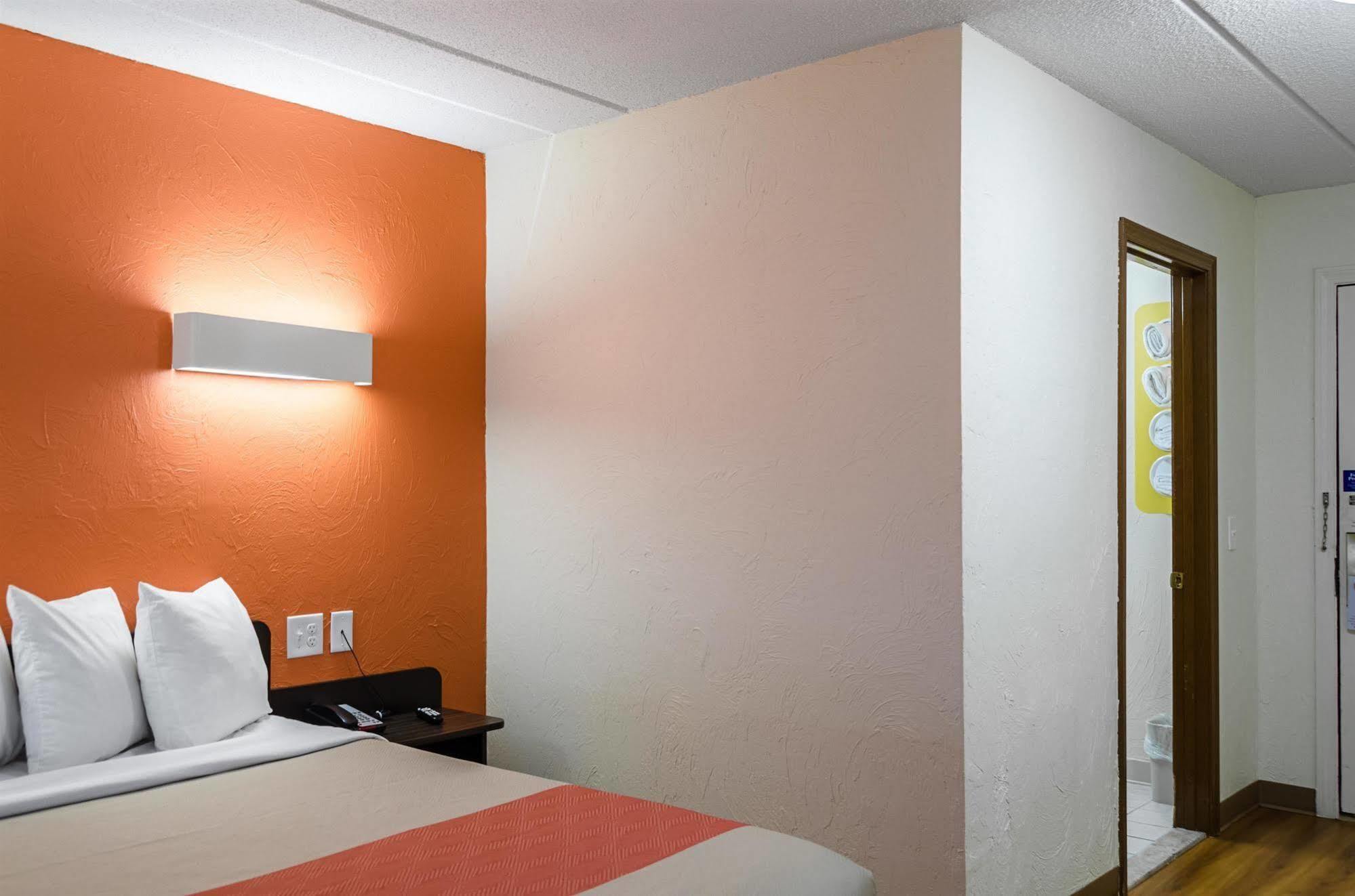 Motel 6 - Westborough Boston Northborough ภายนอก รูปภาพ
